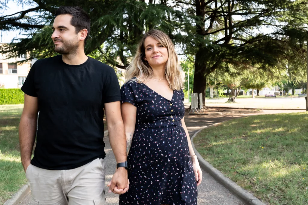 Couple, shooting grossesse, exterieur à Grenoble